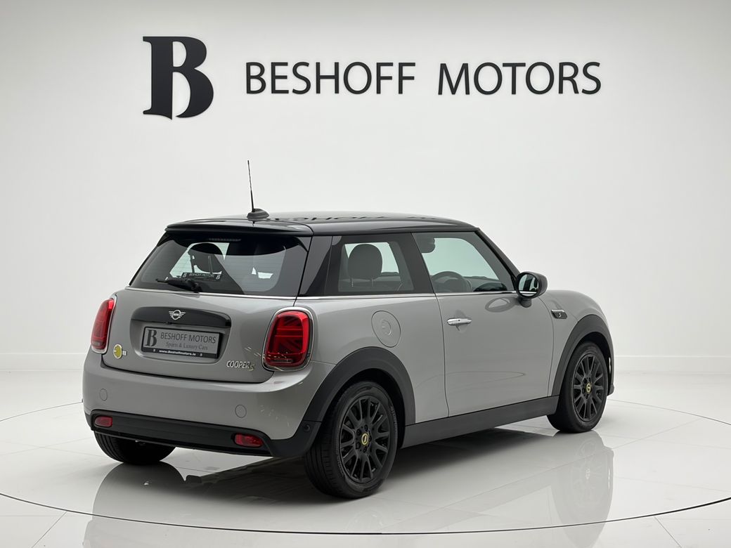 2023 Mini Hatch