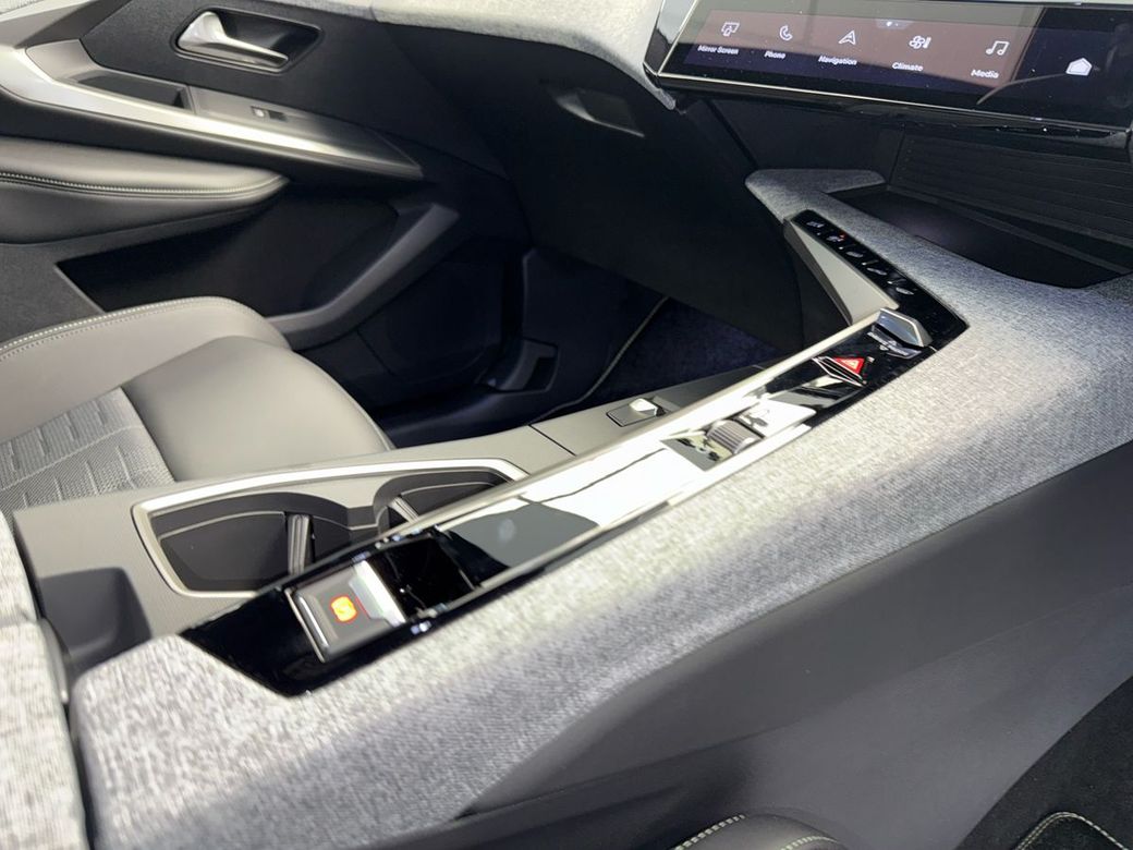 2025 Peugeot 3008