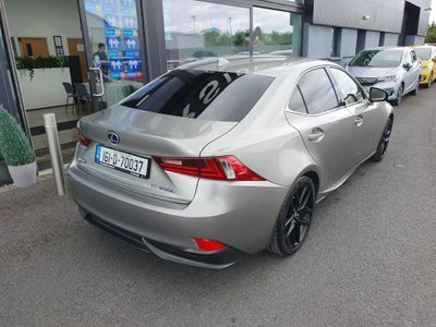 2016 Lexus IS 300h