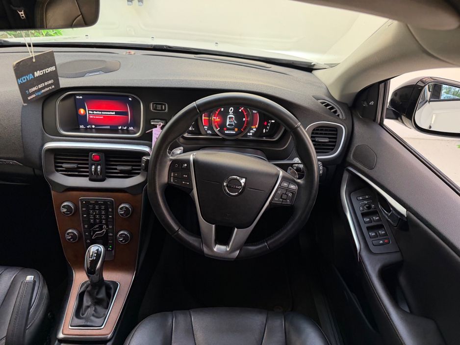 2017 Volvo V40