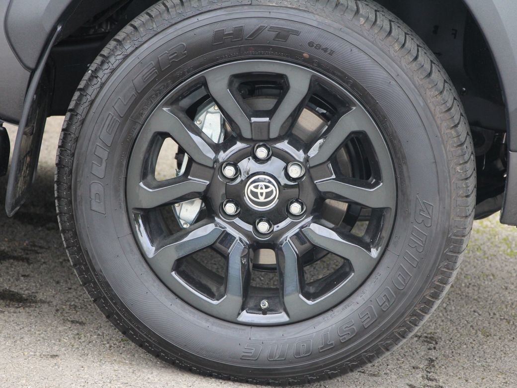 2025 Toyota Hilux