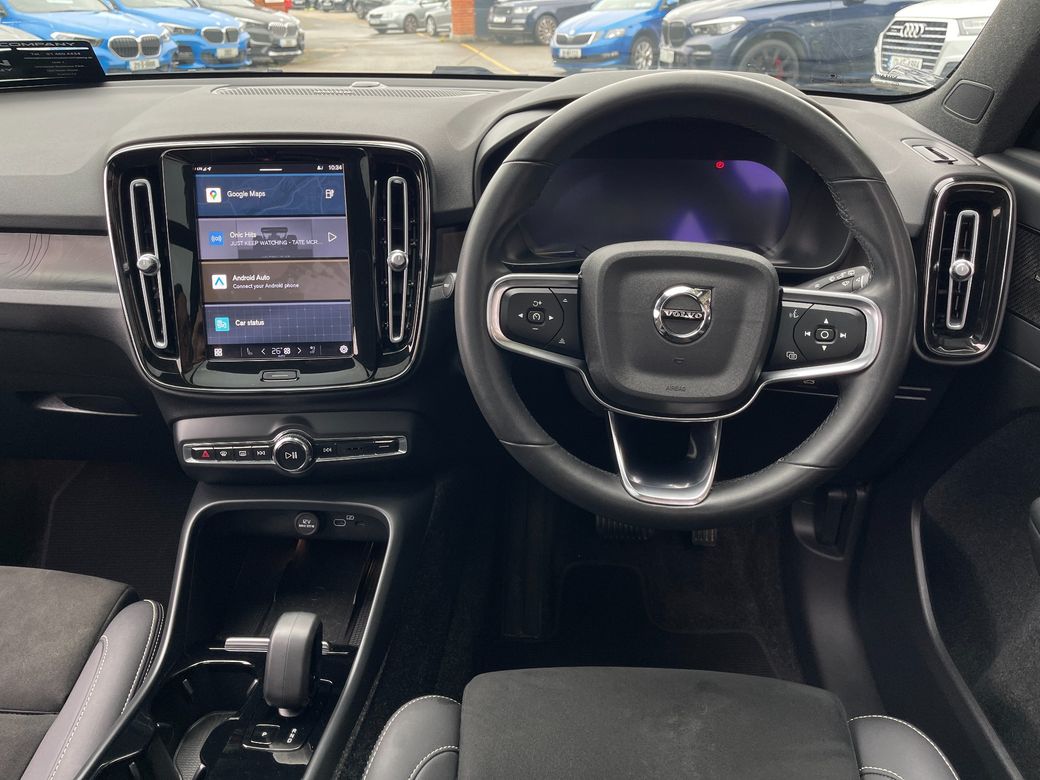 2022 Volvo XC40