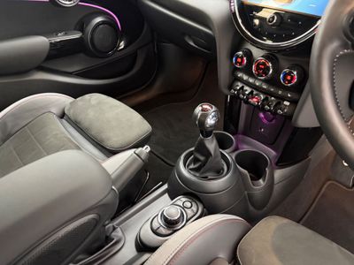 2022 Mini Hatch