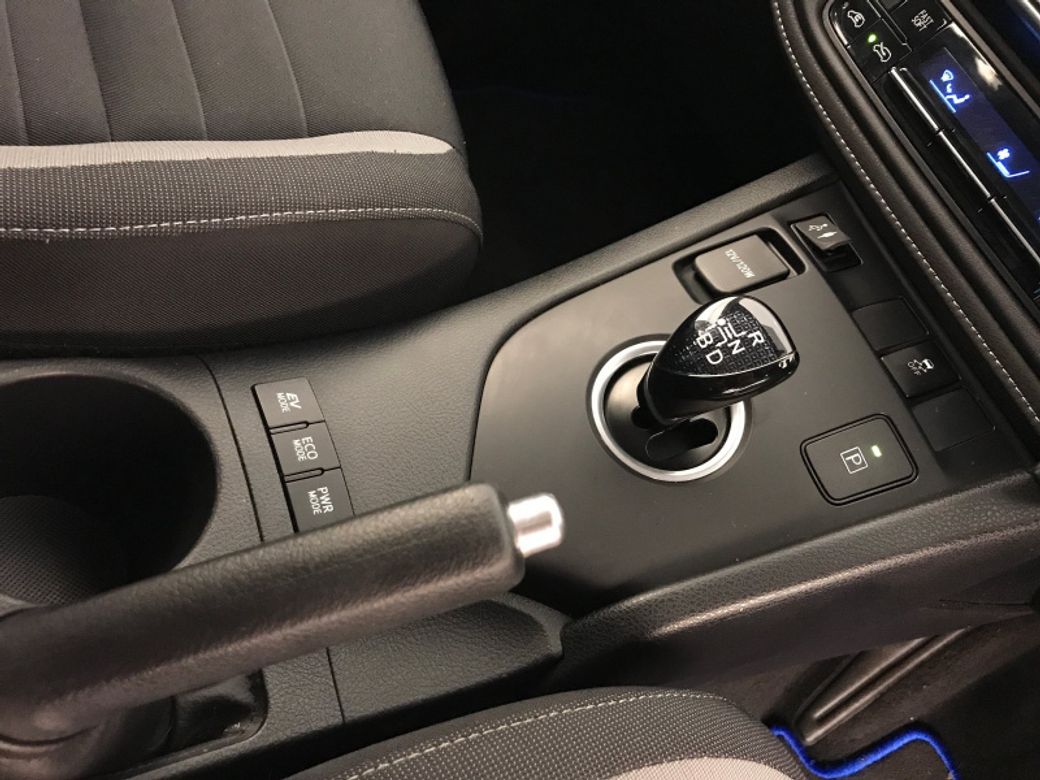 2016 Toyota Auris
