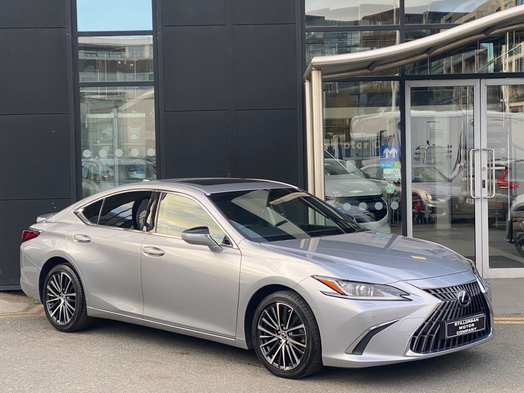 2023 Lexus ES 300h