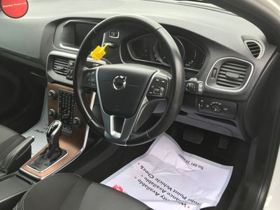 2017 Volvo V40
