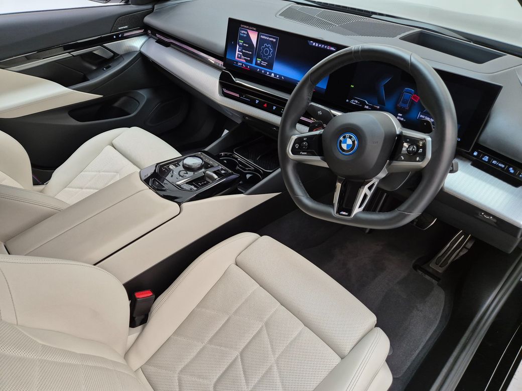 2025 BMW 530