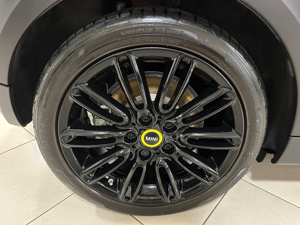 2022 Mini Hatch