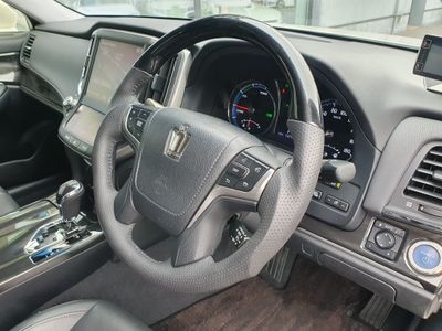 2013 Toyota Crown