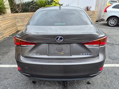 2020 Lexus IS 300h