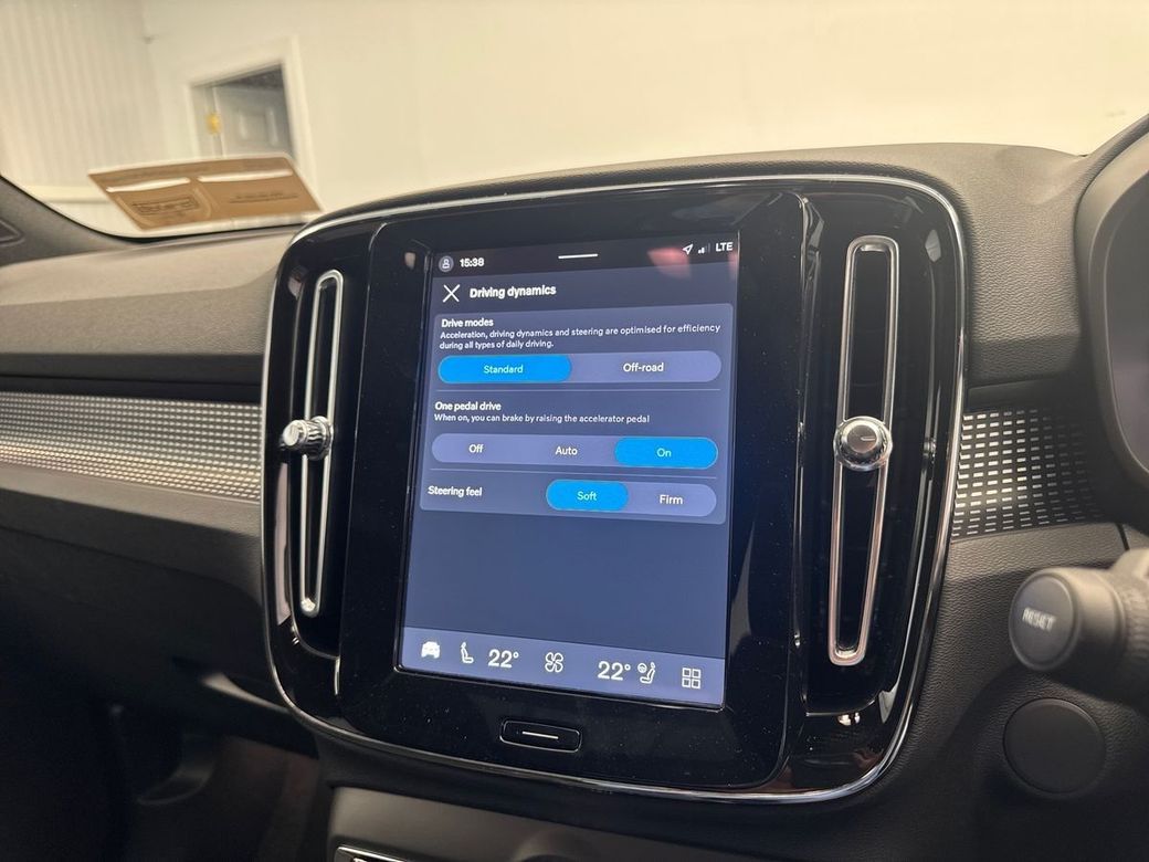 2026 Volvo EX40