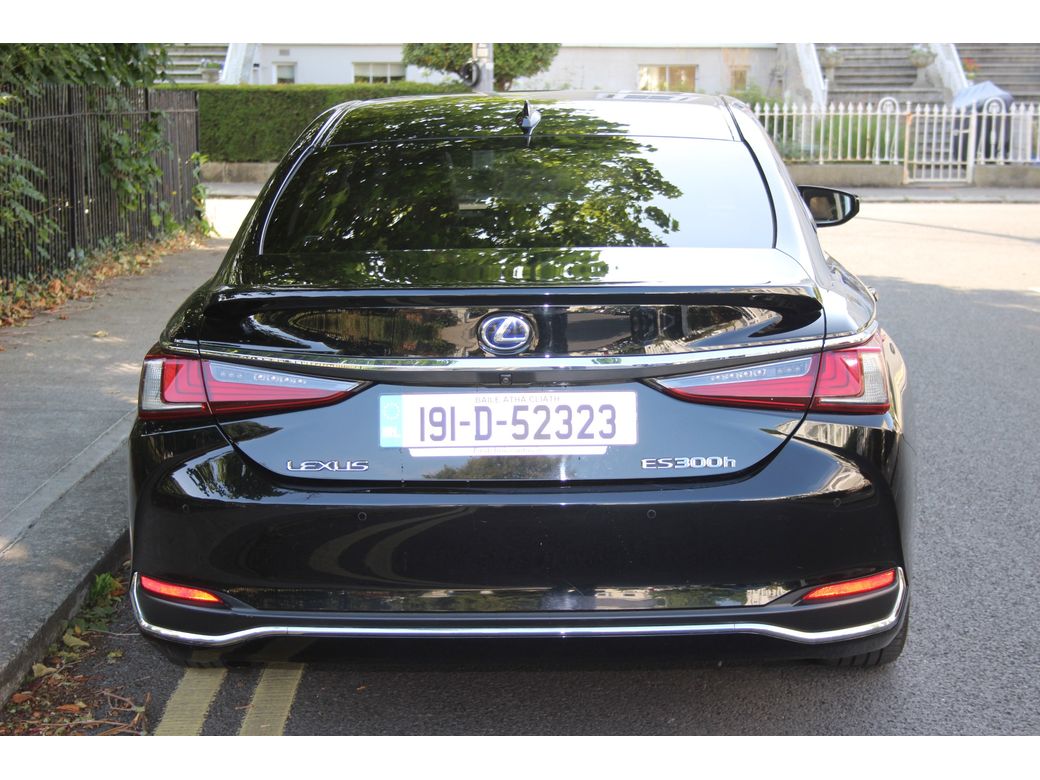 2019 Lexus ES 300h