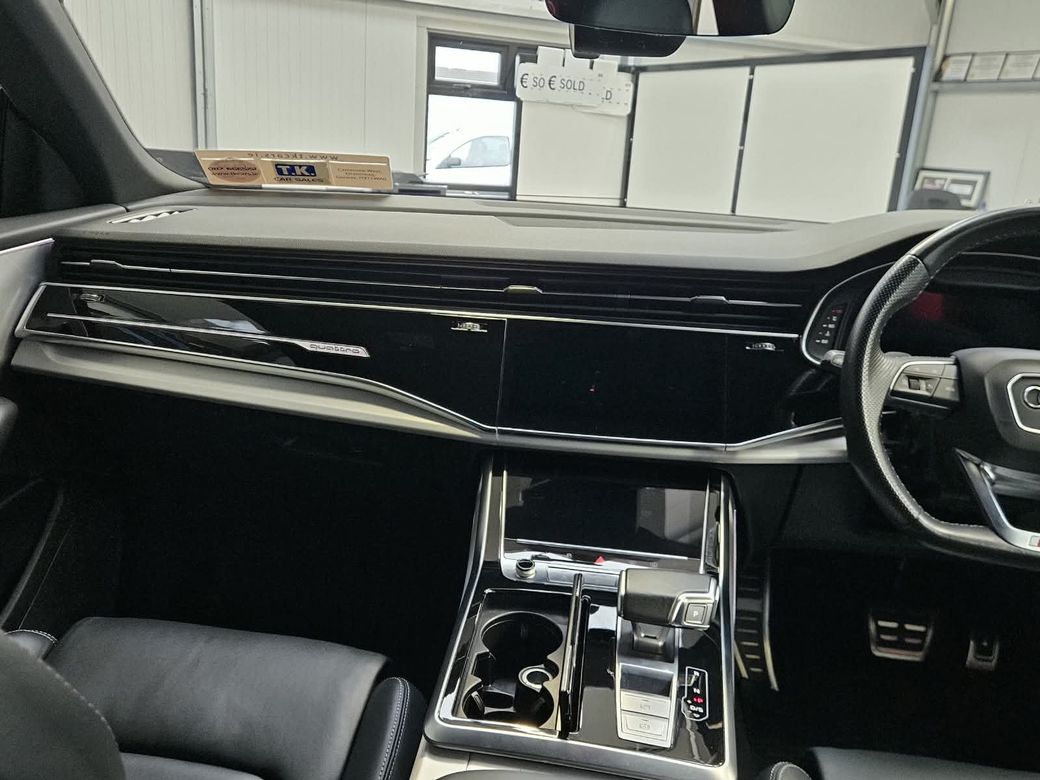 2021 Audi Q8