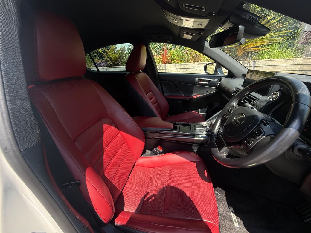2023 Lexus IS 300h