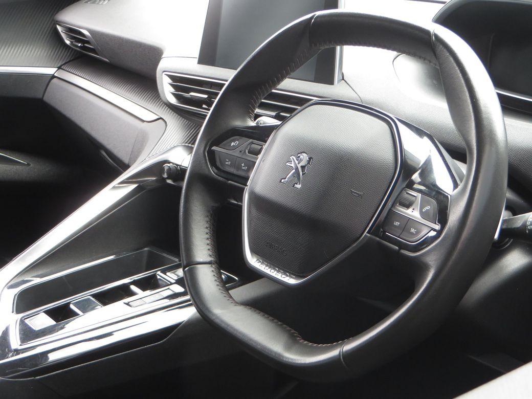 2023 Peugeot 5008