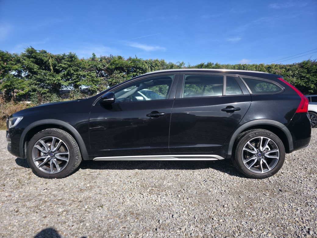 2018 Volvo V60 Cross Country