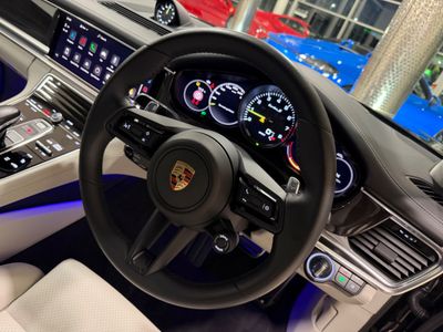 2023 Porsche Panamera