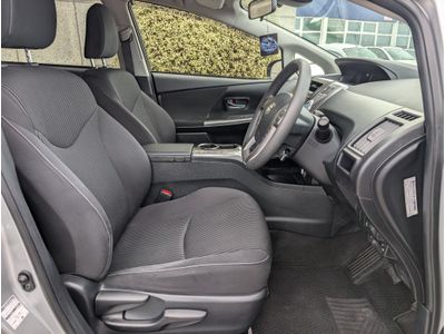 2019 Toyota Prius Alpha