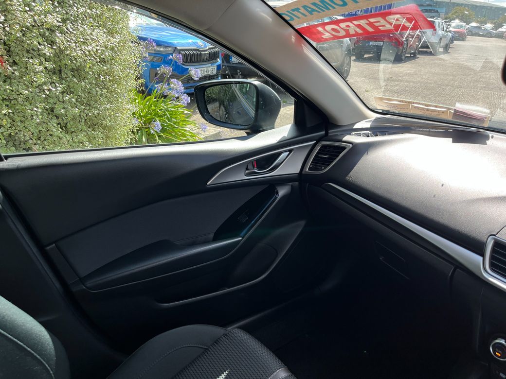 2018 Mazda Axela