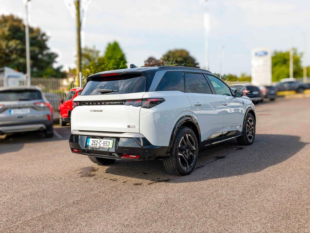 2025 Peugeot 5008