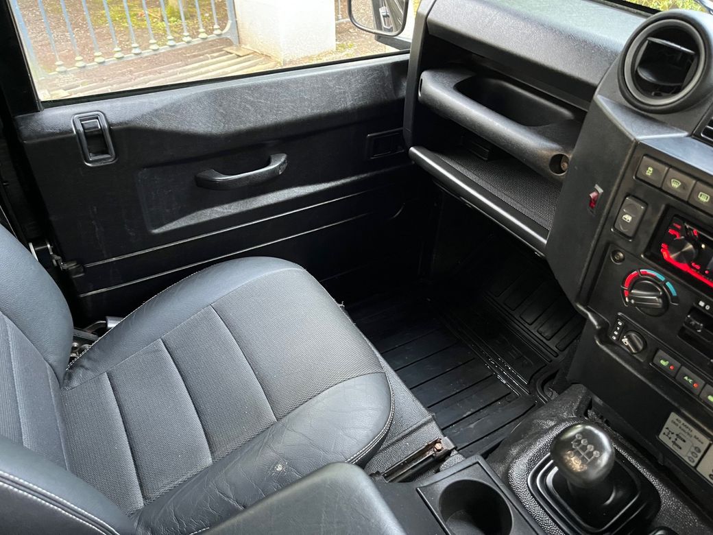 2014 Land Rover Defender 90