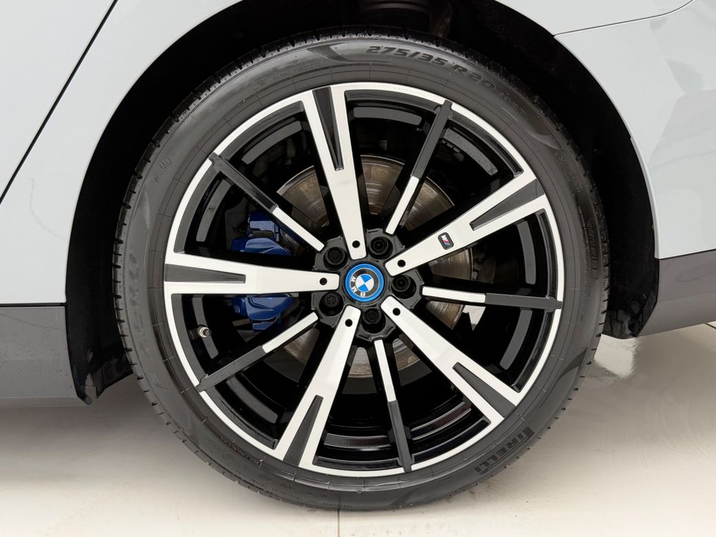 2024 BMW i5