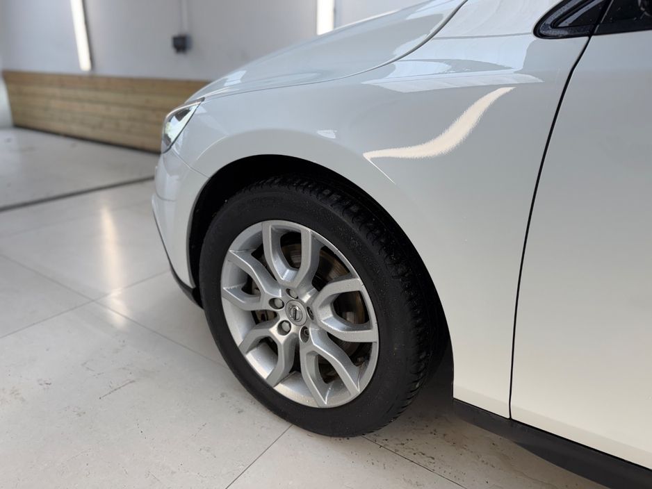 2017 Volvo V40