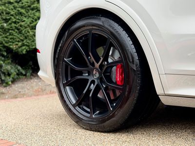 2025 Porsche Cayenne