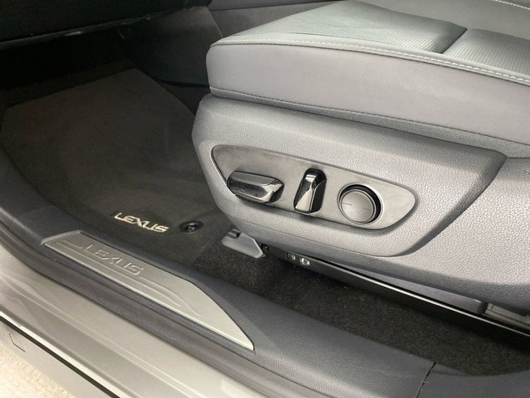 2023 Lexus RX450h+