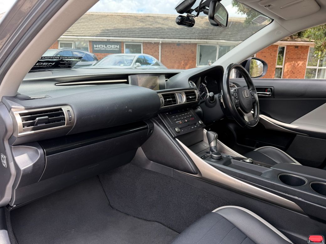 2016 Lexus IS