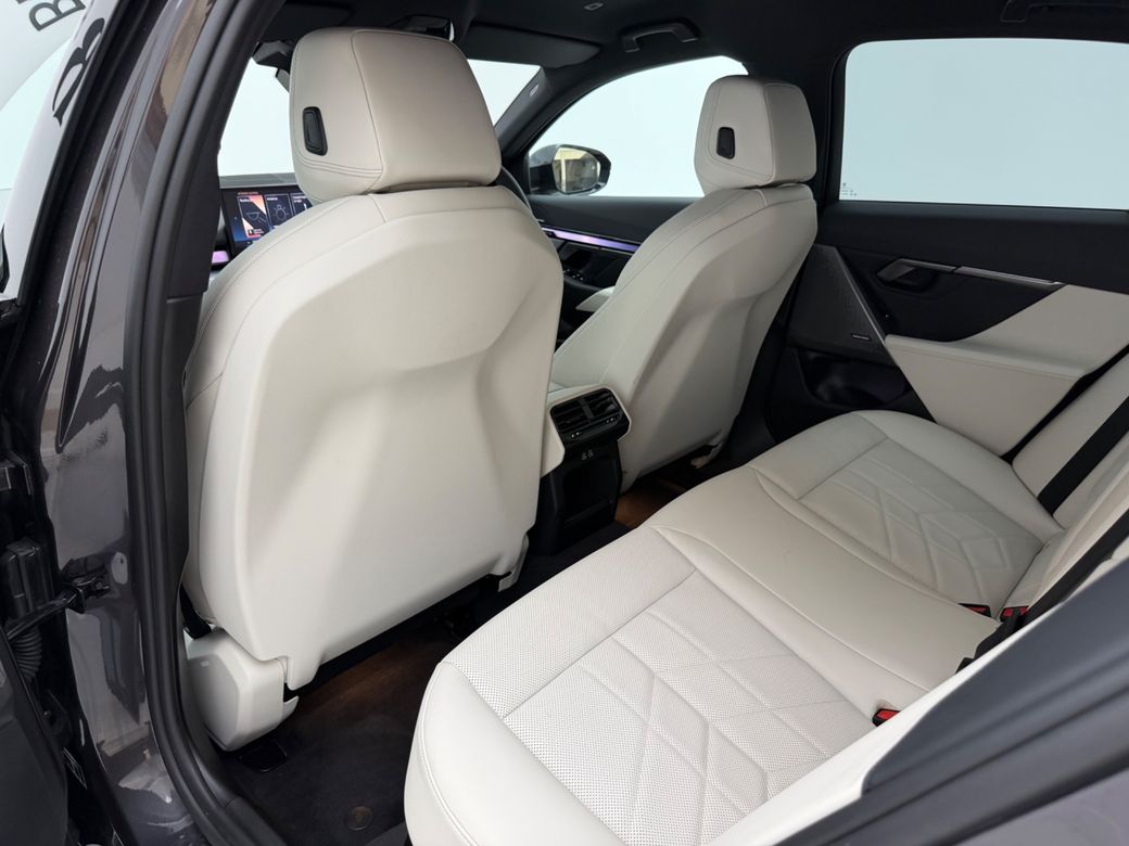 2024 BMW i5