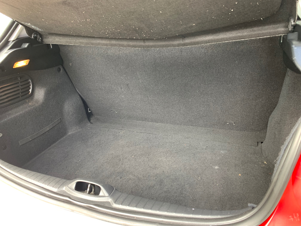 2013 Peugeot 208