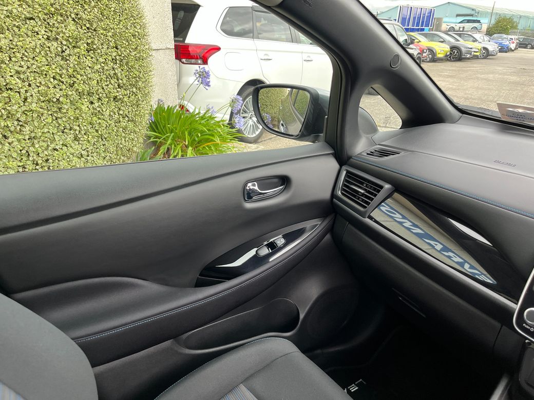 2025 Nissan Leaf