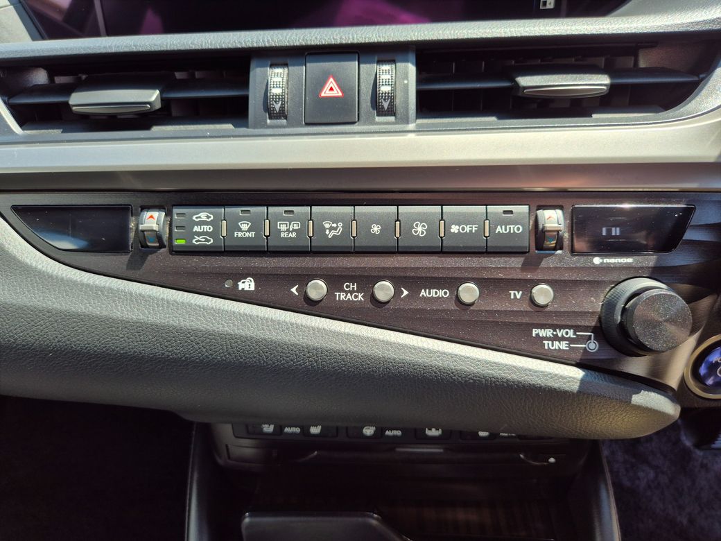 2020 Lexus ES 300h