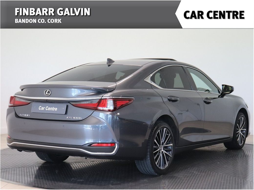 2022 Lexus ES 300h