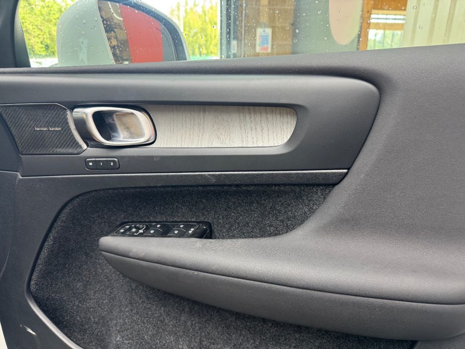2022 Volvo XC40