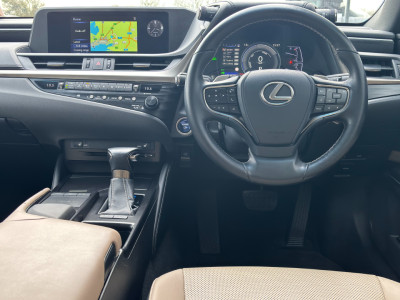 2019 Lexus ES 300h