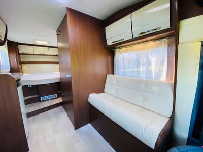 2012 ROLLERTEAM  AUTOROLLER 695 R.H.D ISLAND BED 