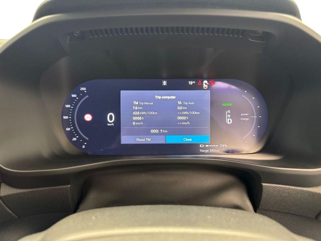 2026 Volvo EX40