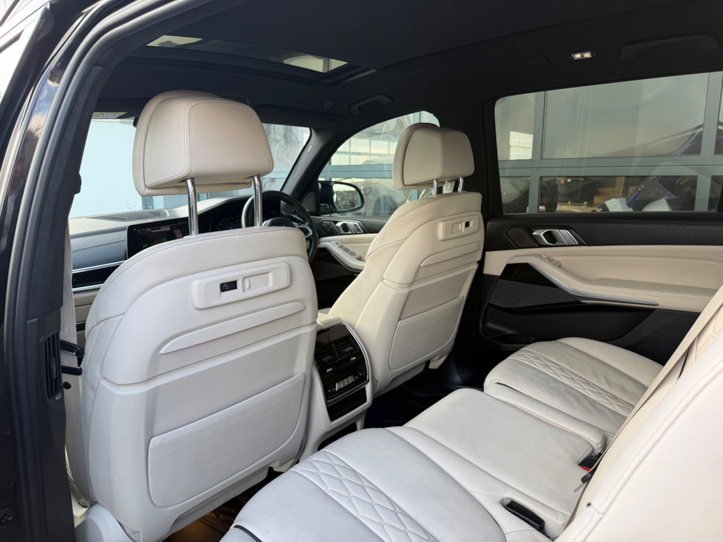 2020 BMW X7