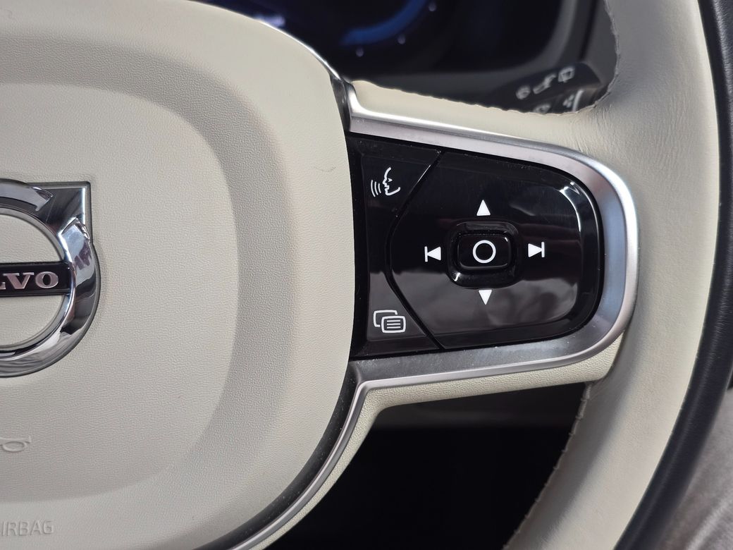 2023 Volvo XC90