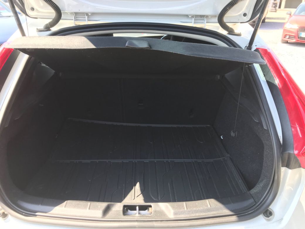 2016 Volvo V40
