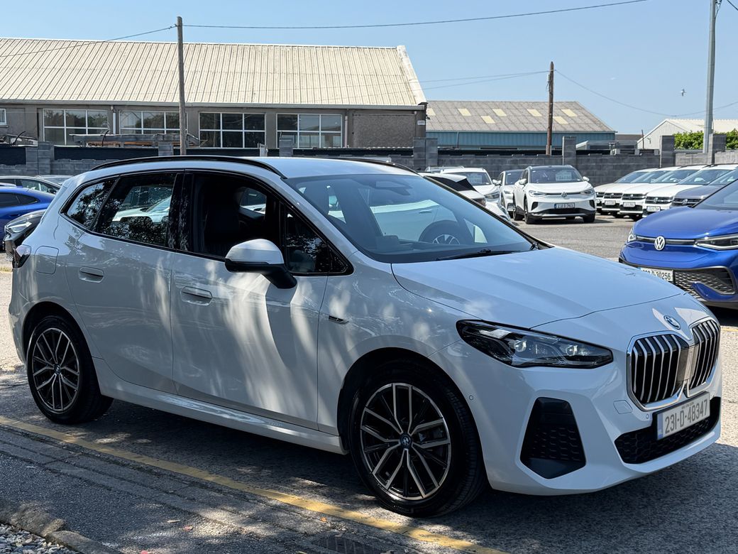 2023 BMW 225