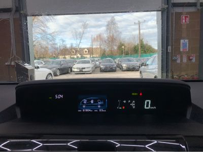 2019 Toyota Prius Alpha