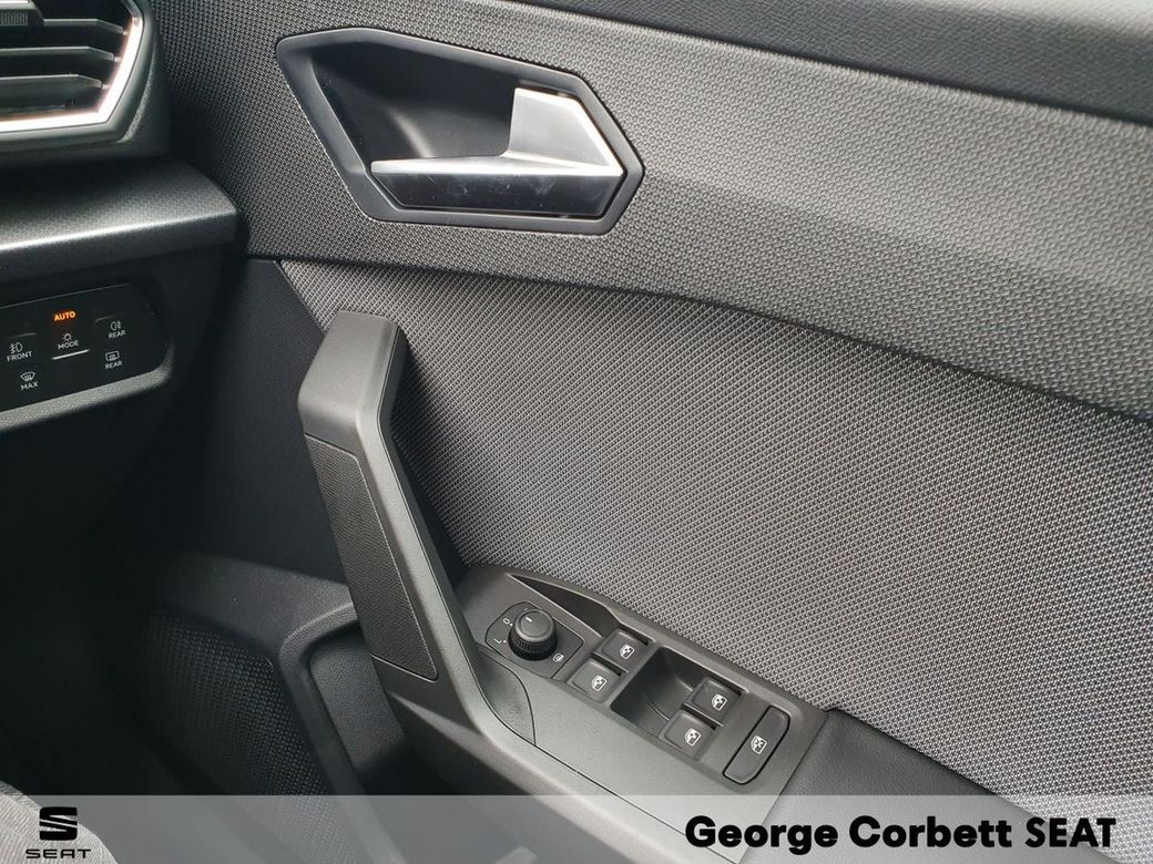 2025 SEAT Leon