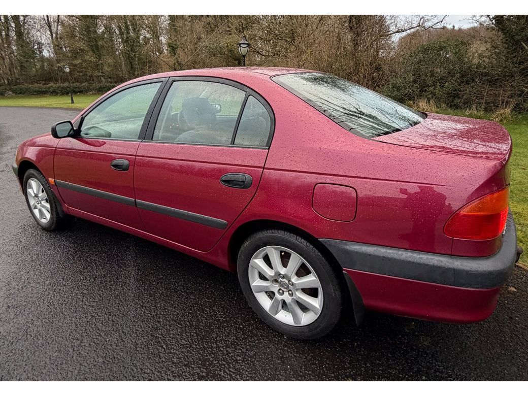 1999 Toyota Avensis