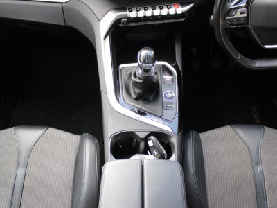 2022 Peugeot 5008