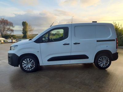 2022 Peugeot Partner