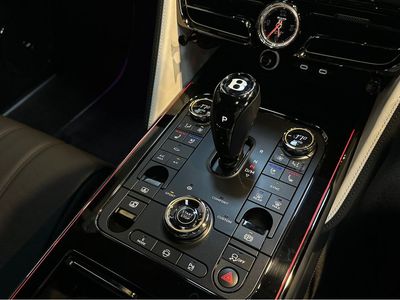 2025 Bentley Flying Spur