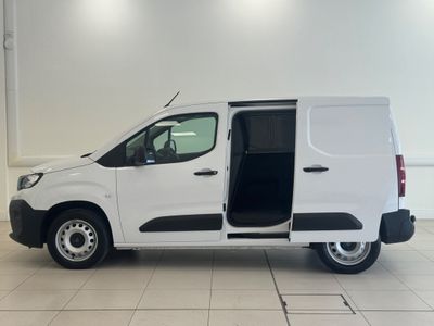 2025 Peugeot Partner